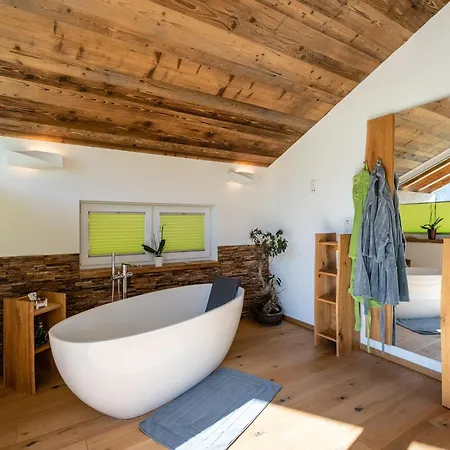 Chalet In Neukirchen By Wildkogel Slopes *